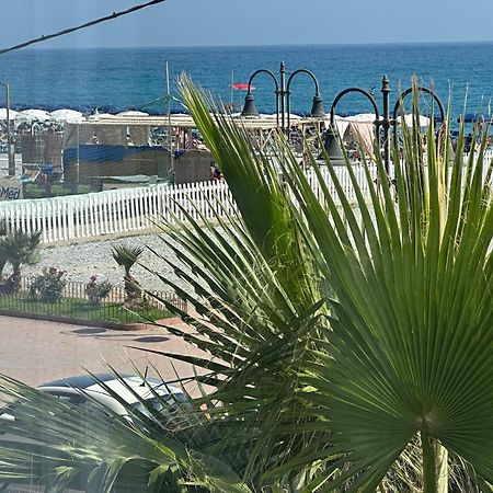 ונטימיגליה Appartamento Aria Del Mare מראה חיצוני תמונה