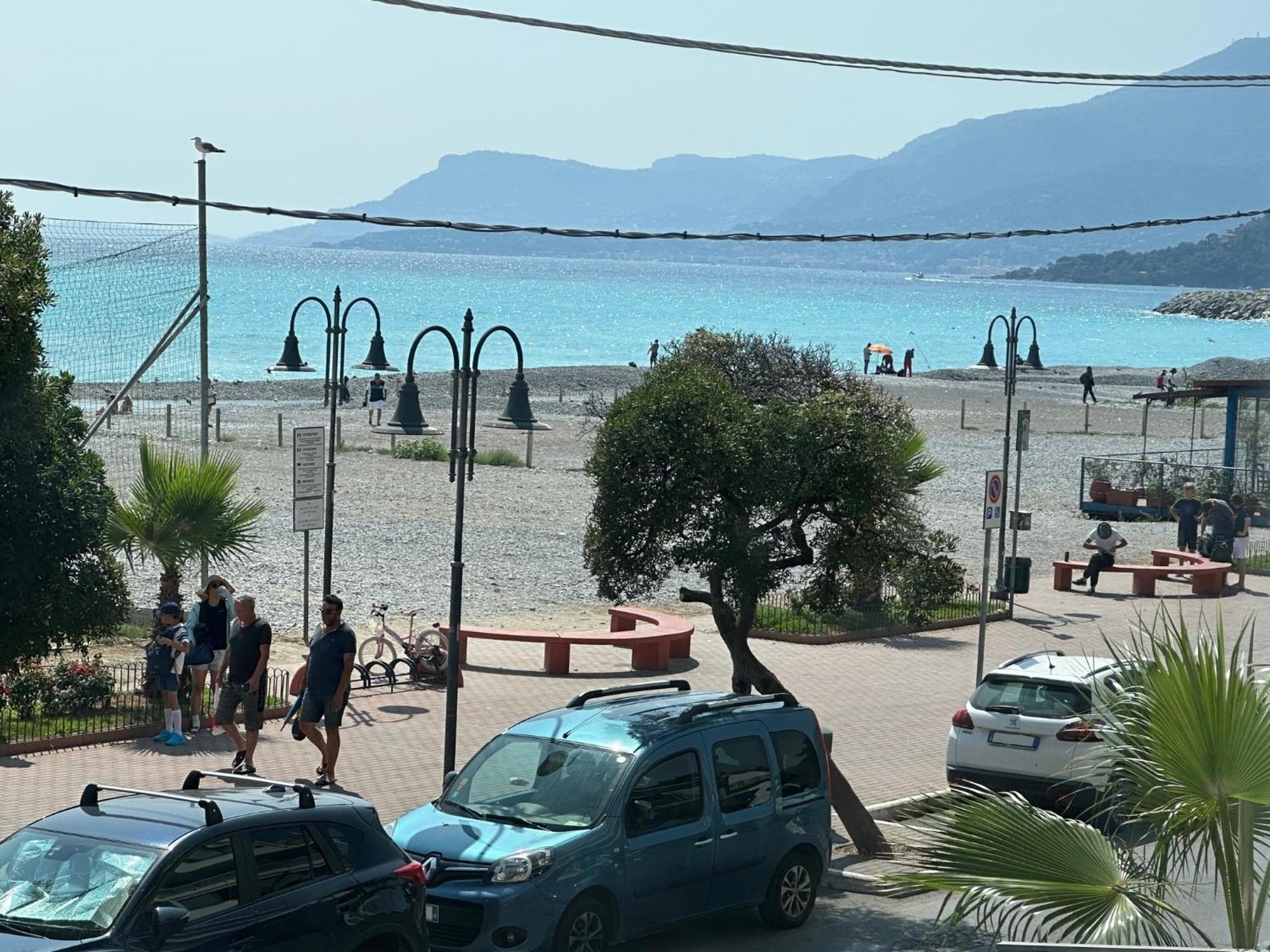 ונטימיגליה Appartamento Aria Del Mare מראה חיצוני תמונה